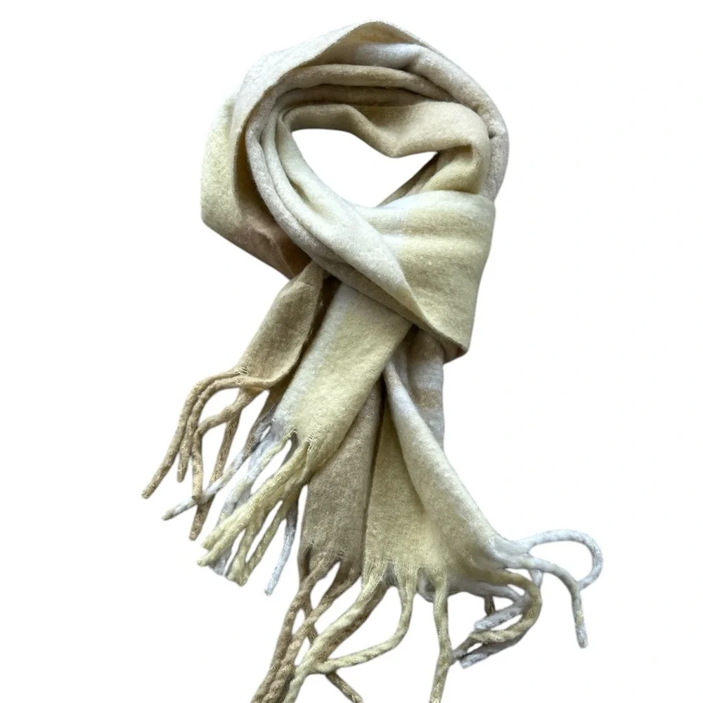 NWOT BY ANTHROPOLOGIE Elegant Beige and White PASTEL Fringe  Blanket Scarf